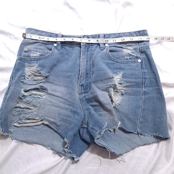 Ban Jara | Blue distressed ripped jeans women's short - Picture 6 of 7